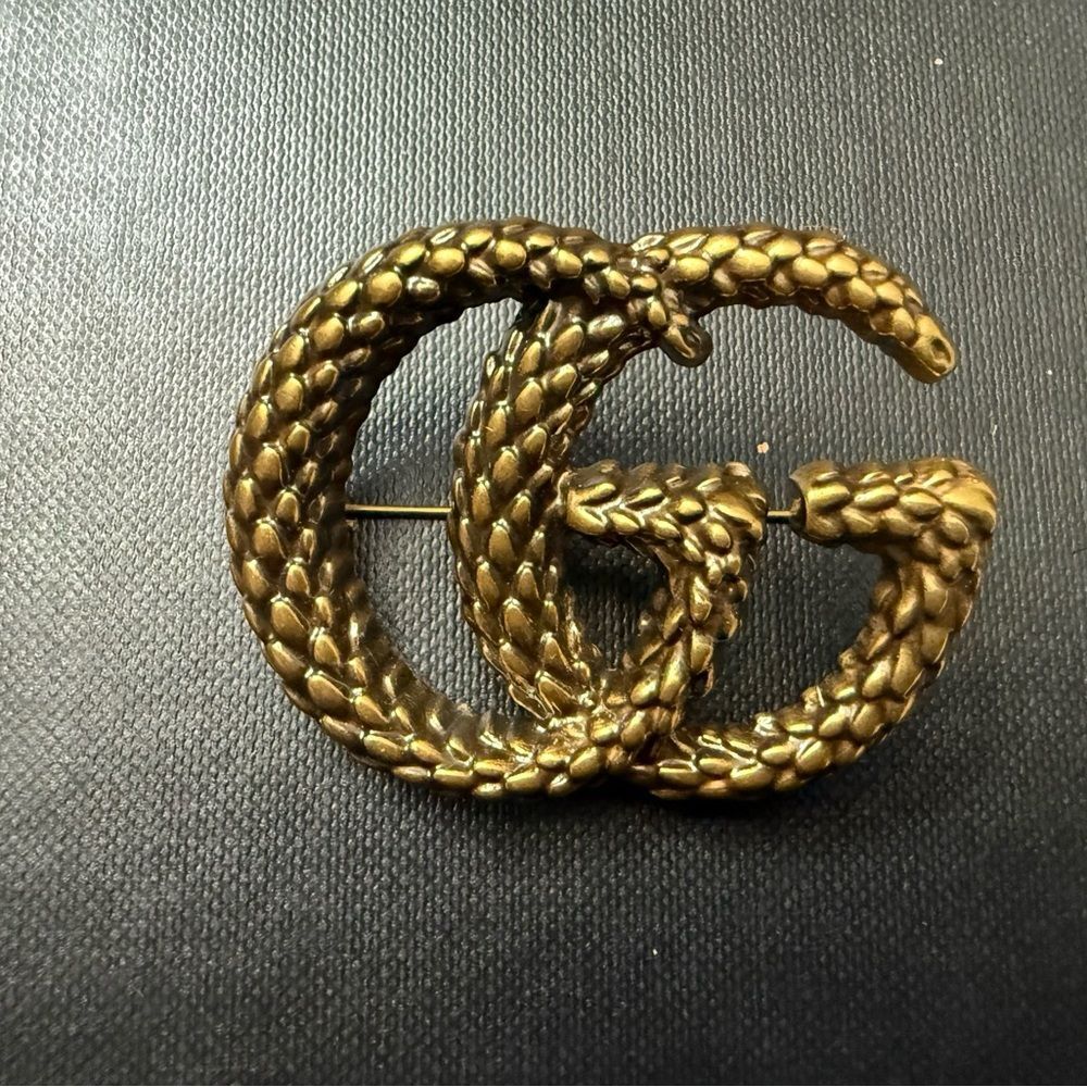 Brand with box Gucci Gold tone Women Jewelry Brooch Aprox 1.5h 2 inches w